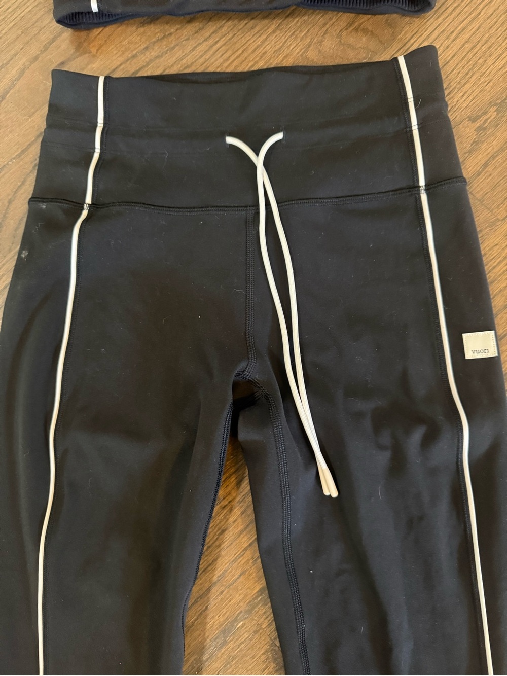Vuori Sz S Black Everyday Daily Track Leggings and Sports Bra w/ white Piping - Picture 2 of 6